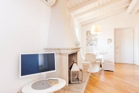 Di Punto In Bianco Home Verona Exteriér fotografie
